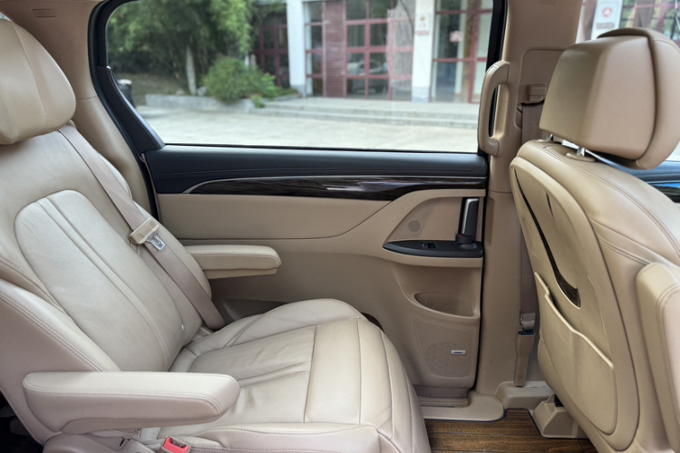 别克GL8 2018款 ES 28T 旗舰型 国VI中控内饰7007