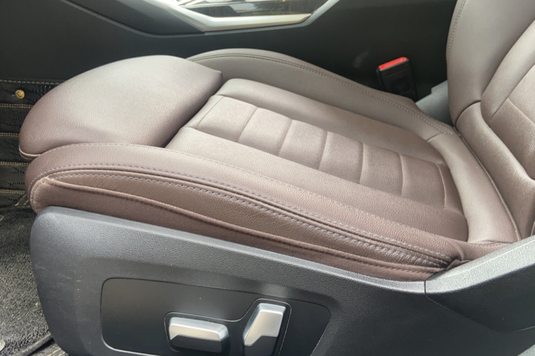 宝马3系 2021款 改款二 325Li M运动套装中控内饰7009