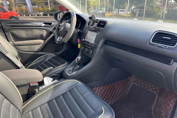 大众 高尔夫 2011款 1.6 自动舒适型中控内饰7001