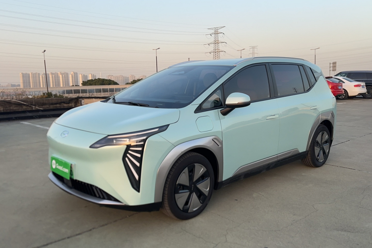 埃安 AION Y 2023款 Plus 510 乐享版车身外观1