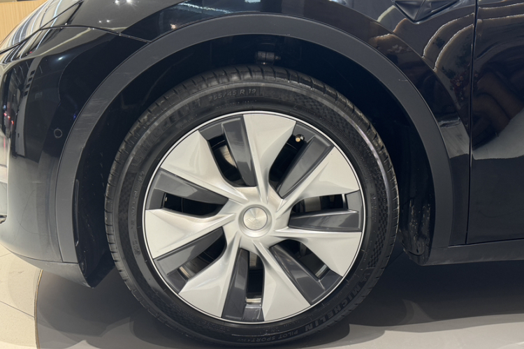 特斯拉 Model Y 2022款 长续航全轮驱动版车身外观6012