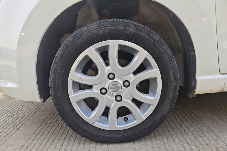 铃木 奥拓 2016款 1.0L 自动豪华炫动版车身外观6006