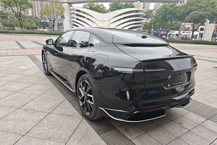 阿维塔06 2025款 Pro增程版车身外观6003