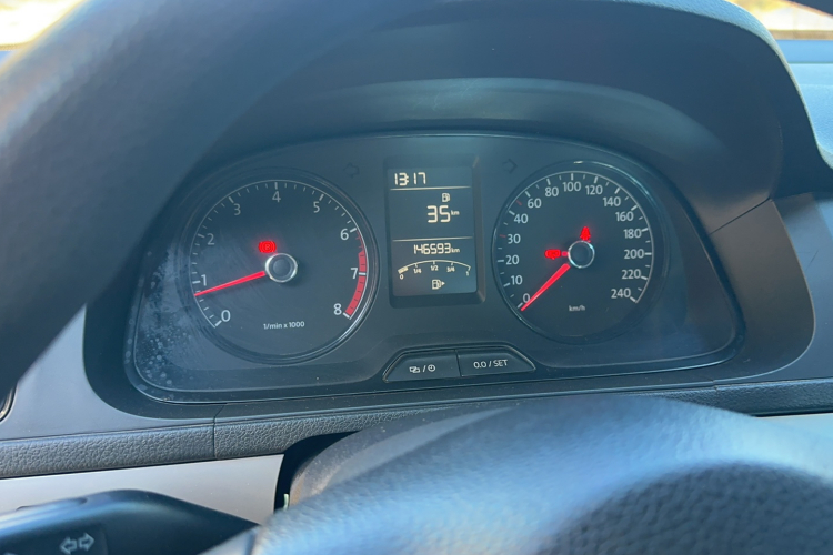 大众 朗逸 2013款 改款经典 1.6L 手动风尚版中控内饰15