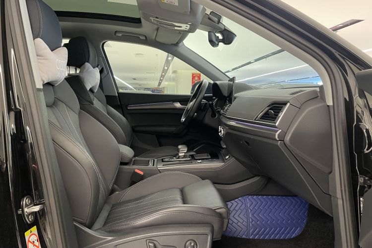 奥迪Q5L 2022款 改款 40T 豪华动感型中控内饰7013