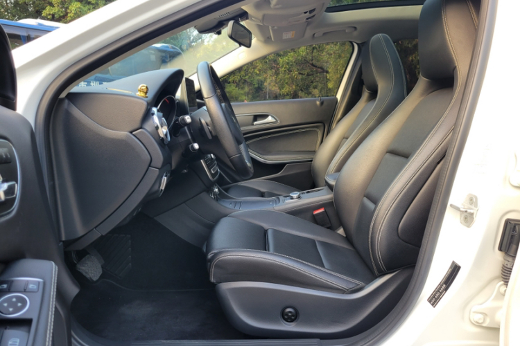 奔驰GLA 2017款 GLA 200 动感型中控内饰7003