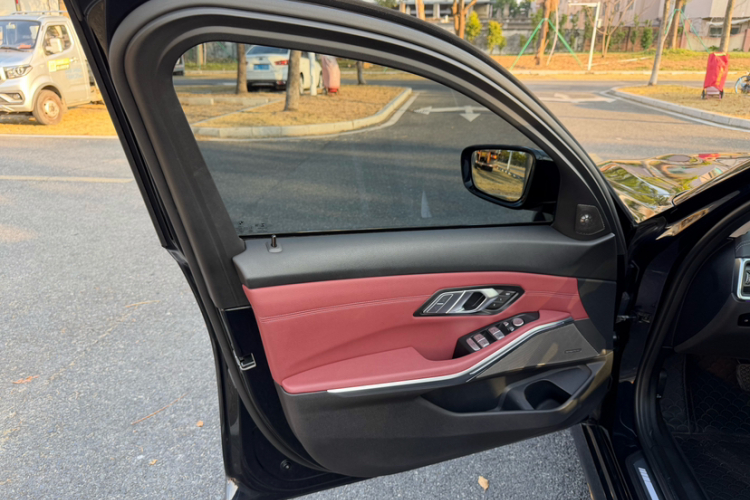 宝马3系 2021款 改款 325Li M运动曜夜套装中控内饰7011