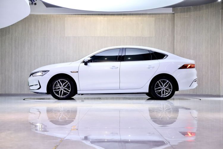比亚迪 秦PLUS 2021款 EV 500KM 尊贵型车身外观6007
