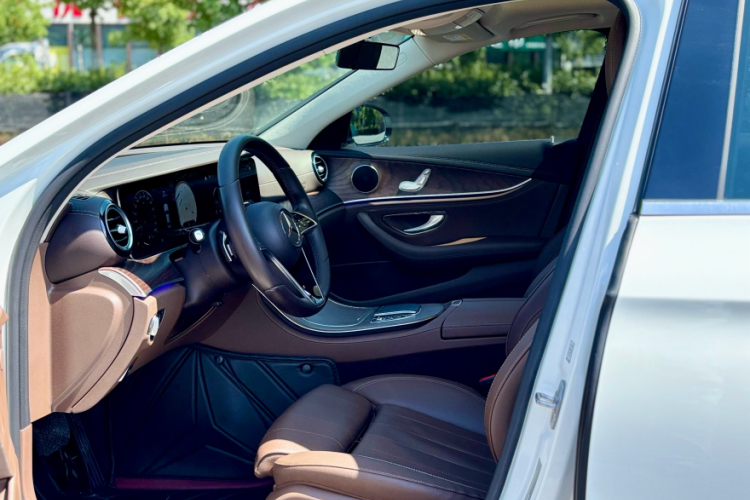 奔驰E级 2023款 E 260 L车身外观6007