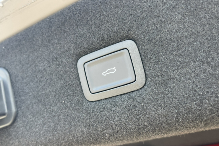 红旗EH7 2025款 640 四驱 智选版局部细节9001