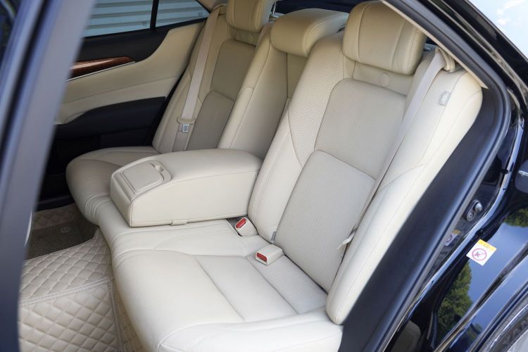 丰田 皇冠 2015款 2.0T 时尚版中控内饰7007