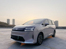 五菱汽车 星光730新能源 2025款 纯电 500km 豪华型