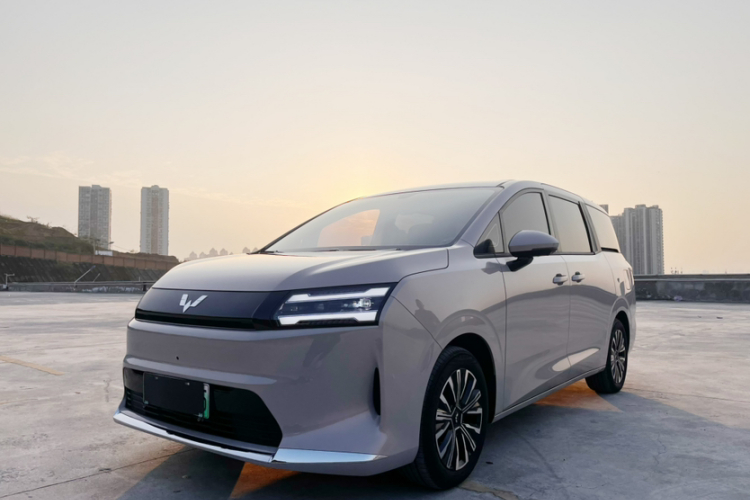 五菱汽车 星光730新能源 2025款 纯电 500km 豪华型车身外观1