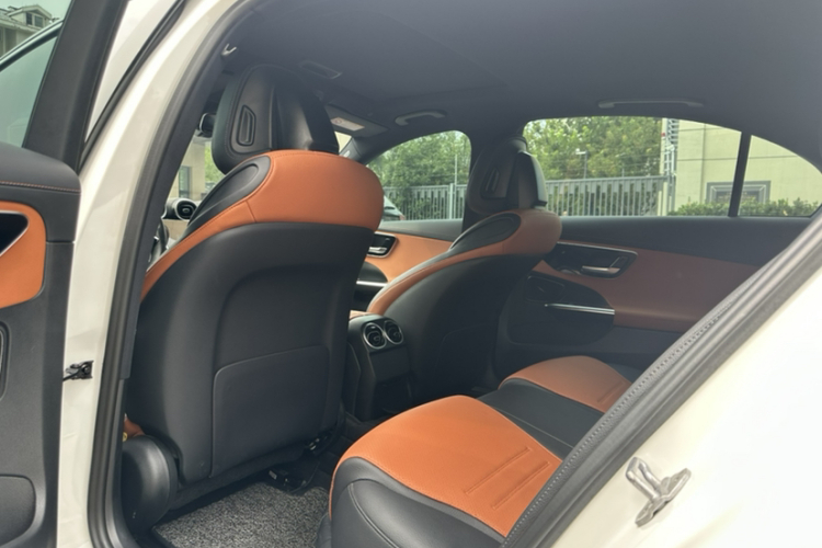 奔驰C级 2022款 改款 C 200 L 运动版中控内饰7002