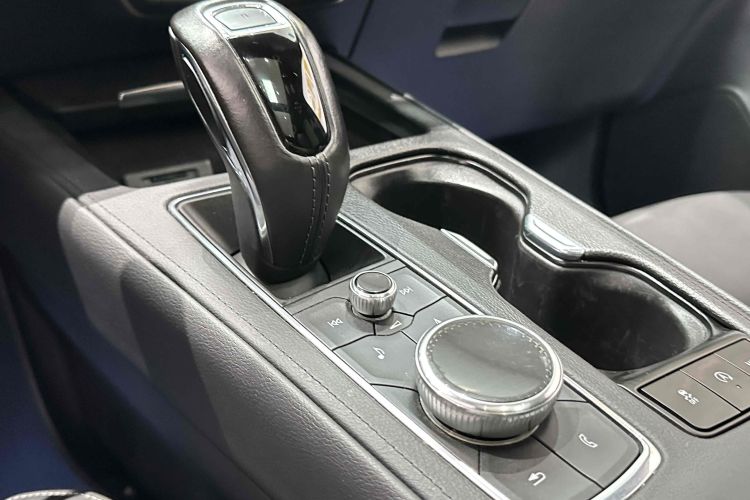 凯迪拉克XT4 2018款 28T 两驱领先型中控内饰7005