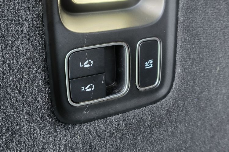 理想汽车 理想L8 2023款 Pro局部细节9005