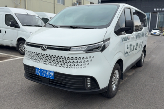 上汽大通MAXUS 新途V70 2023款 2.0T 精英版 自动短轴低顶 5/6座