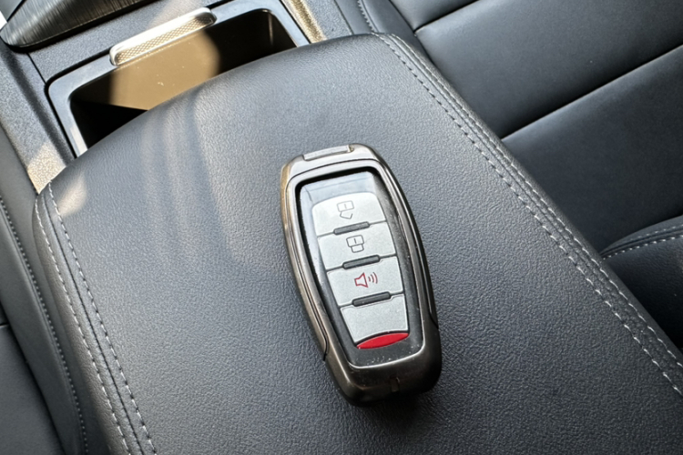 长城 炮 2023款 2.0T商用版自动柴油两驱精英型长箱GW4D20M中控内饰7005