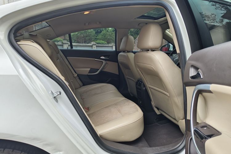 别克 君威 2015款 2.0L 领先时尚型中控内饰7002