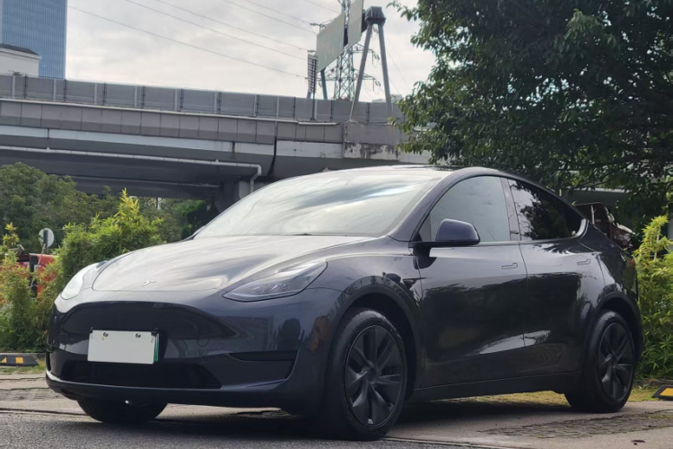 特斯拉 Model Y 2024款 后轮驱动版车身外观6006