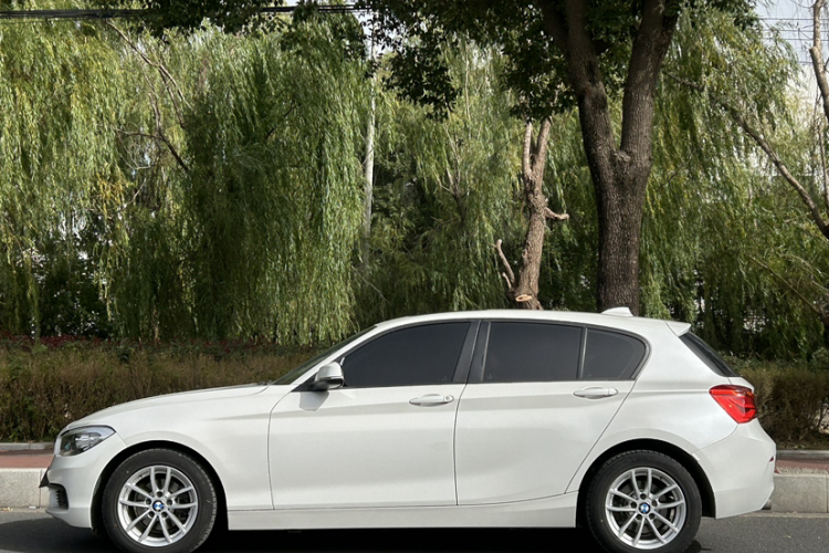 宝马1系(进口) 2016款 118i 领先型车身外观6006