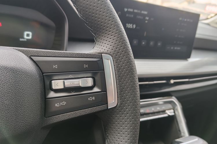 五菱汽车 五菱星辰 2021款 1.5T CVT星曜版中控内饰7011