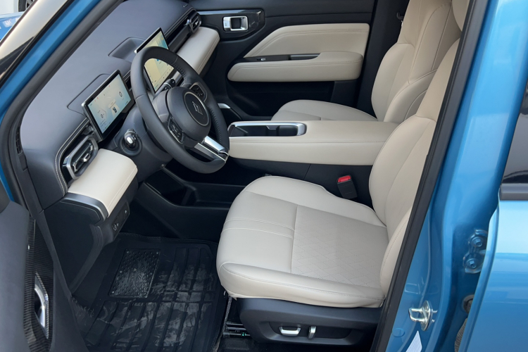 宝骏悦也Plus 2024款 智尊版 4座中控内饰7001