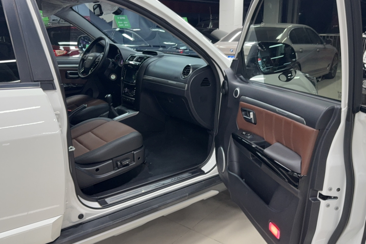 哈弗H5经典 2018款 经典版 2.0T 柴油 手动四驱尊贵型中控内饰7013