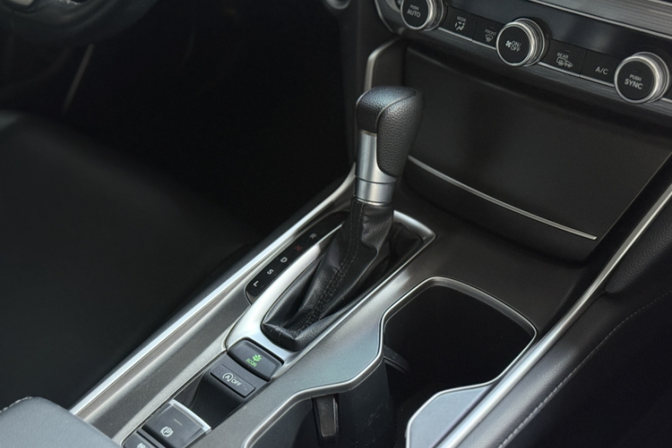 本田 雅阁 2022款 260TURBO 豪华版中控内饰7005