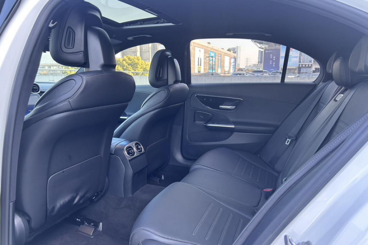 奔驰C级 2022款 改款 C 200 L 运动版中控内饰7005