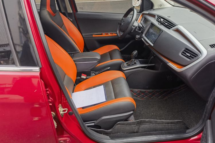 吉利汽车 远景X1 2017款 1.3L 自动玩家版局部细节41