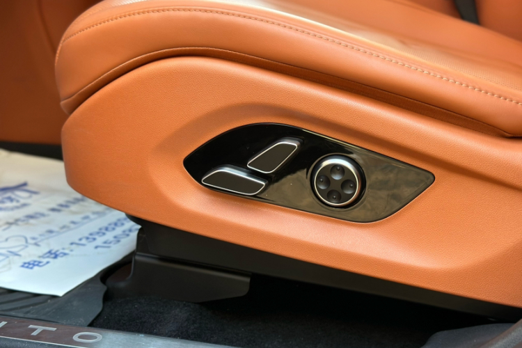 鸿蒙智行 问界M7 2024款 1.5T 智驾四驱Ultra版 5座中控内饰7008