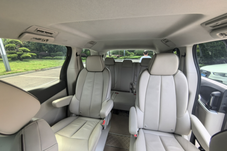 别克GL8 2021款 陆上公务舱 652T 豪华型中控内饰7008