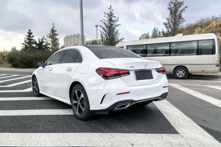 奔驰A级 2022款 改款二 A 200 L 运动轿车时尚型车身外观6003