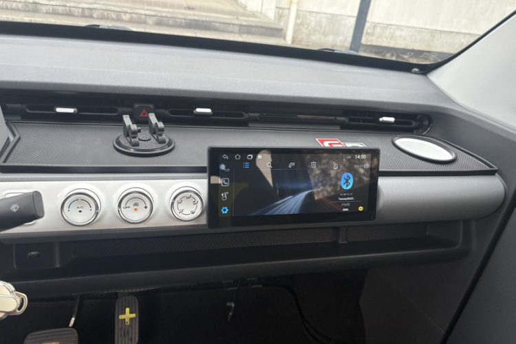 五菱汽车 宏光MINIEV 2022款 GAMEBOY 200km 玩咖款 磷酸铁锂中控内饰7005