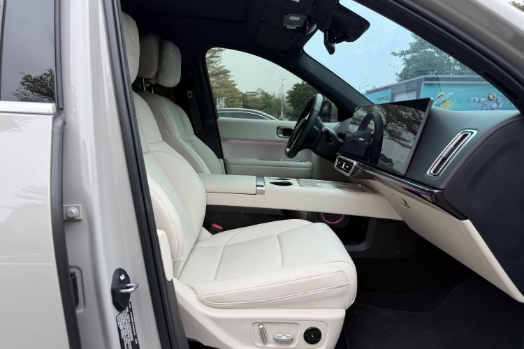 理想汽车 理想L6 2024款 Pro中控内饰7004