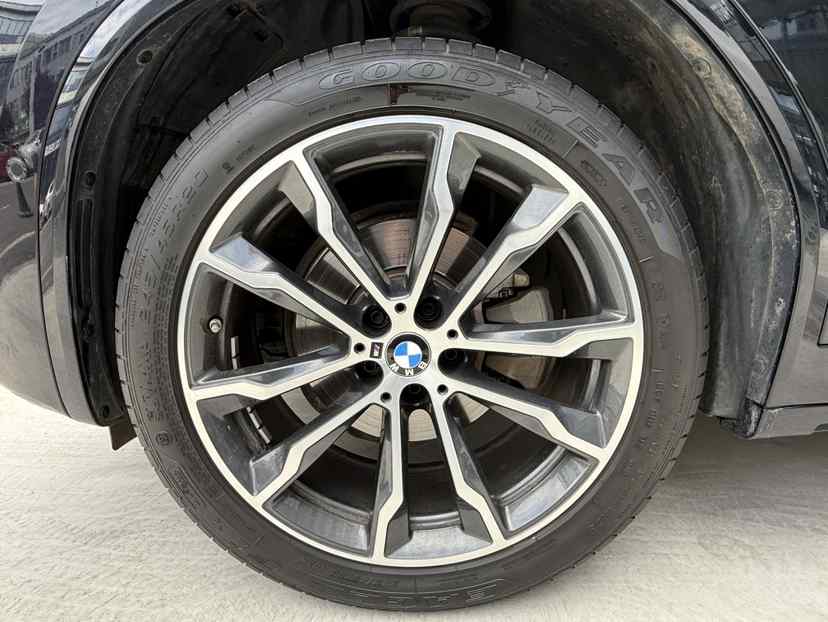 宝马X3 2023款 改款 xDrive30i 领先型 M曜夜套装(2)