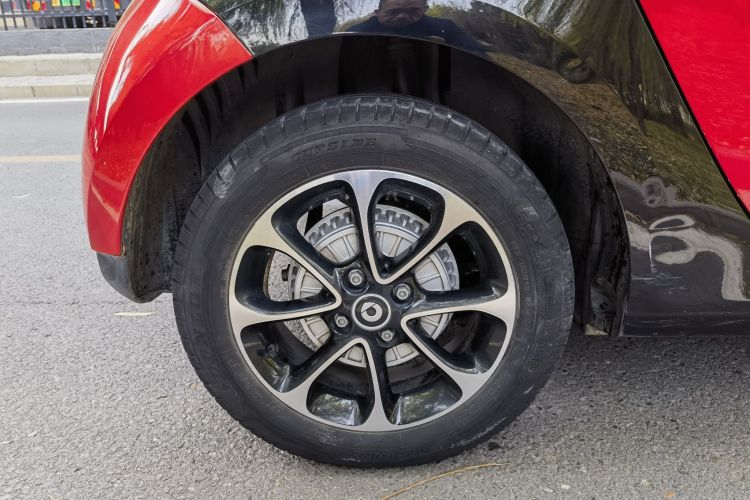 smart forfour 2016款 1.0L 52千瓦激情版车身外观6006