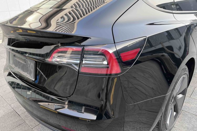 特斯拉 Model 3 2021款 标准续航后驱升级版 3D6车身外观6011