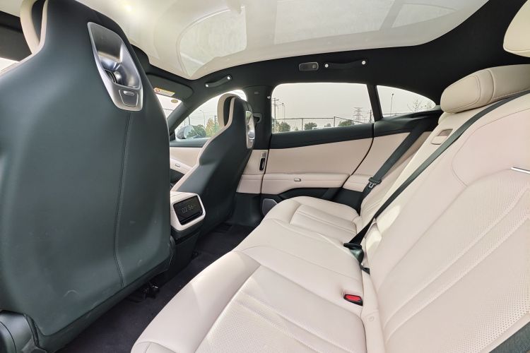 小米汽车 小米YU7 2025款 超长续航后驱版中控内饰7003