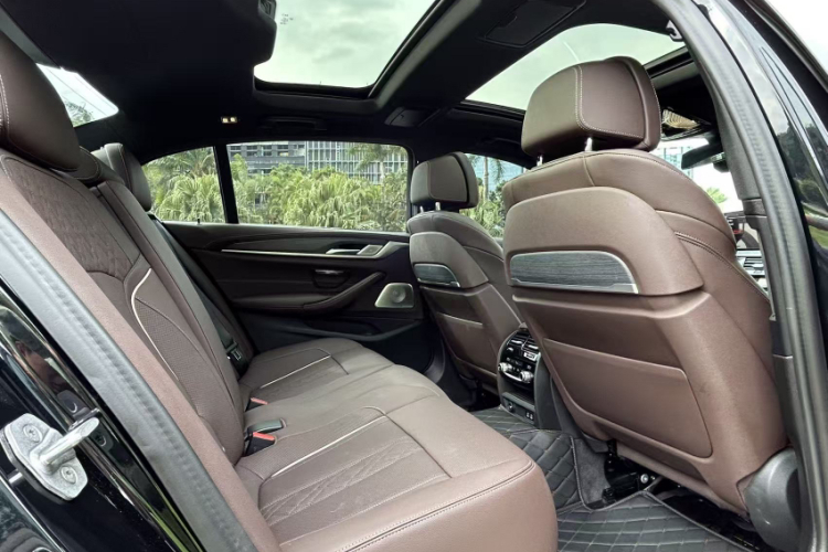 宝马5系 2023款 530Li 尊享型 M运动套装局部细节22