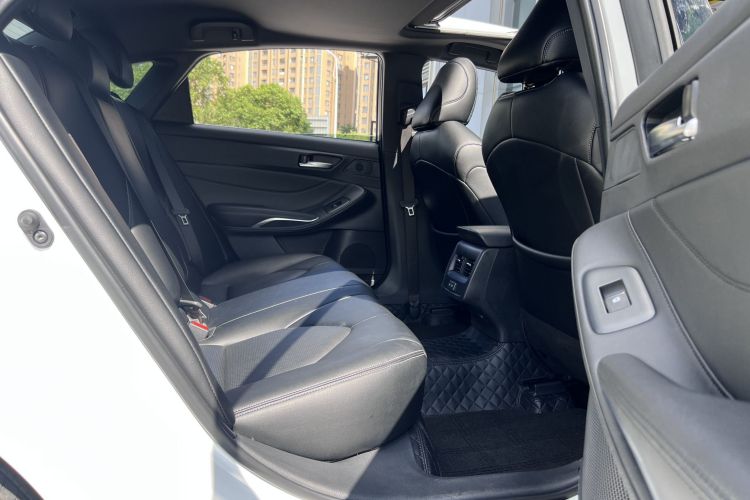 丰田 亚洲龙 2023款 2.0L 进取版中控内饰7007