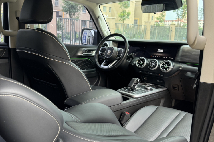 坦克300 2023款 越野版 2.0T 征服者车身外观6006