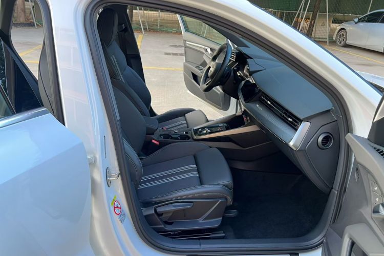 奥迪A3 2024款 Sportback 35 TFSI 时尚运动型中控内饰7004
