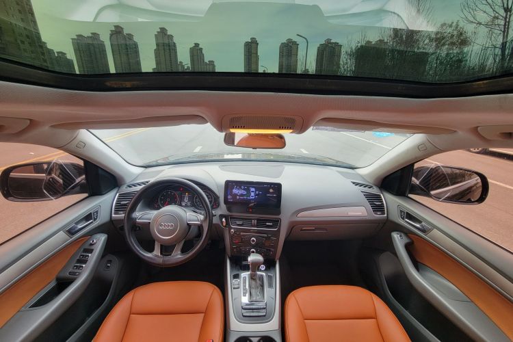 奥迪Q5 2013款 40 TFSI 进取型中控内饰7006