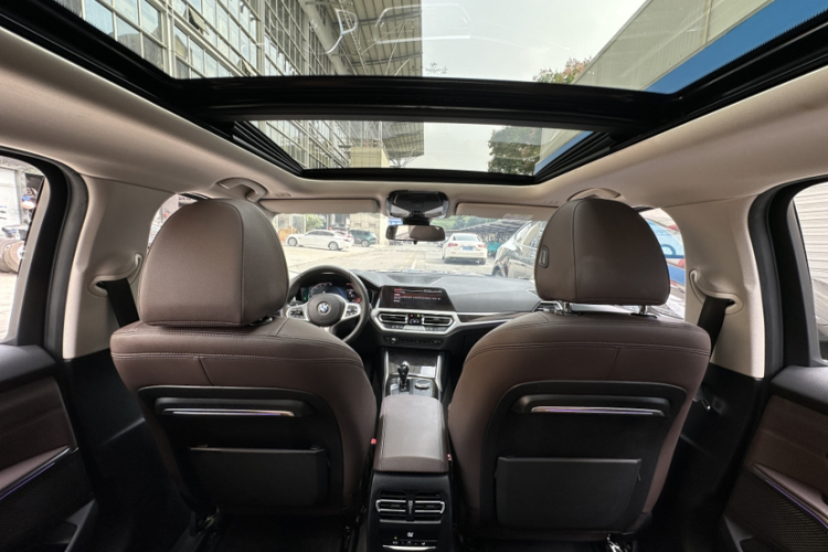 宝马3系 2020款 改款 325Li M运动套装中控内饰7014