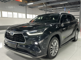 丰田 汉兰达 2022款 双擎 2.5L 四驱至尊版 7座