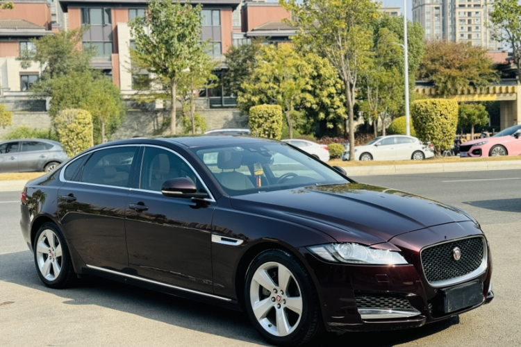 捷豹XFL 2018款 XFL 2.0T 200PS 精英版车身外观6005