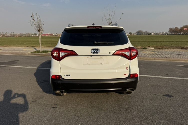 比亚迪 宋 2016款 盖世版 1.5TID 自动精英型车身外观6004