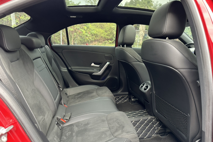 奔驰A级 2020款 A 200 L 运动轿车中控内饰7003